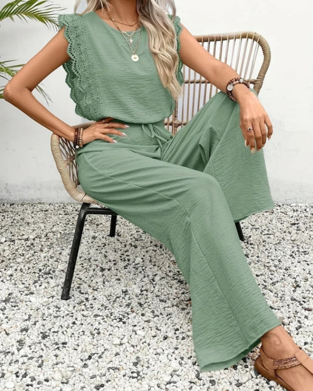 Abril - Conjunto Bohemio con Detalles de Encaje