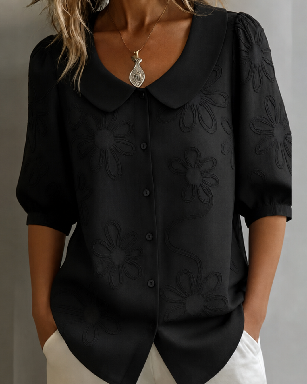 Alba - Camisa Bordada de Manga Corta con Cuello Redondo