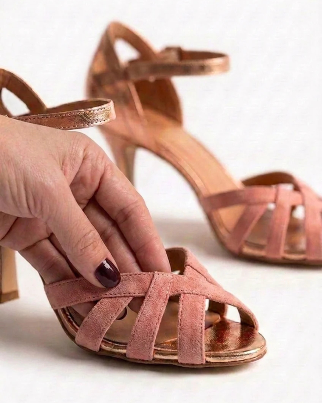 Sara - Sandalias de Tacón con Acabado Metalizado