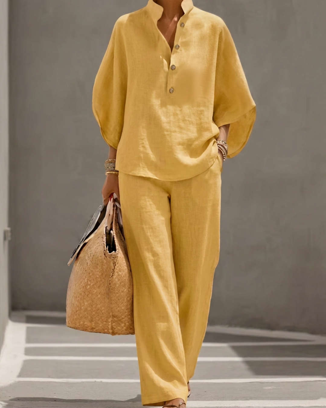 Celia - Conjunto de 2 Piezas con Blusa Fluida y Pantalón Recto